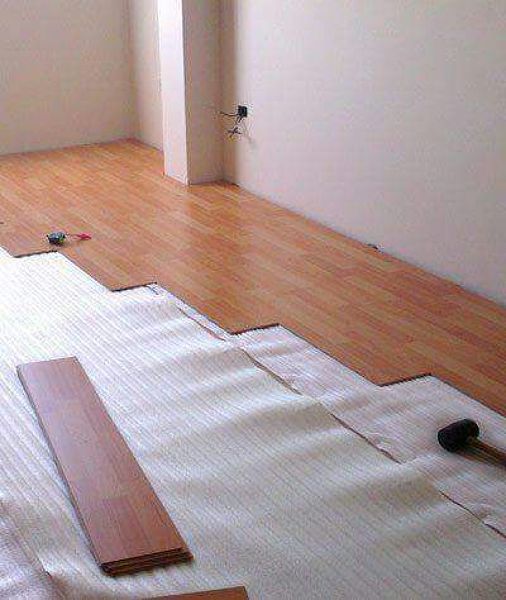 Proyecto de Instalación de Piso Flotante y Vinílico SPC en Santiago